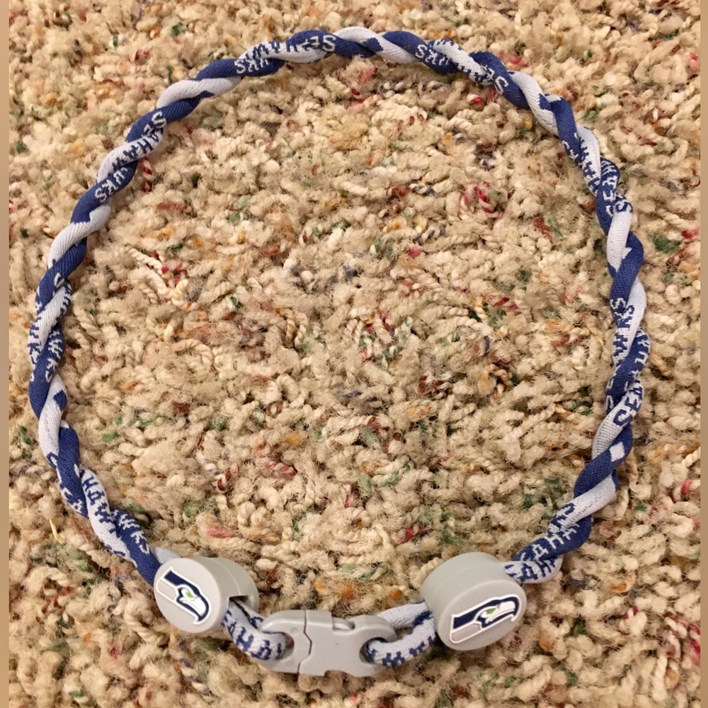 SEATTLE SEAHAWKS TITANIUM NECKLACE UNISEX